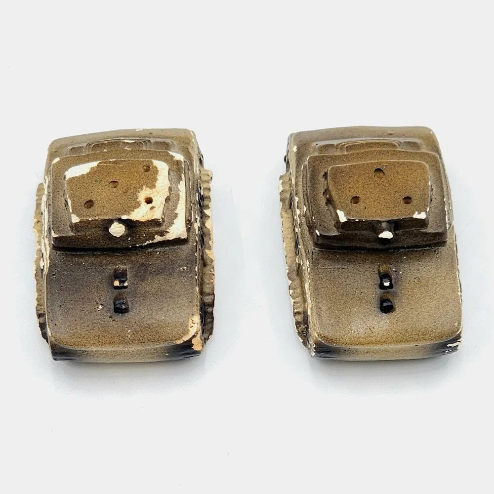 Vintage Ceramic Tank Salt and Pepper Shakers Military Army USA Pair Rare Find